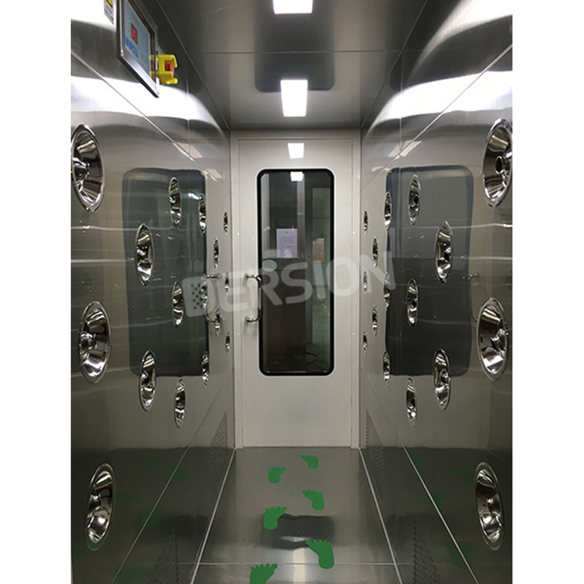 Multi person air shower room